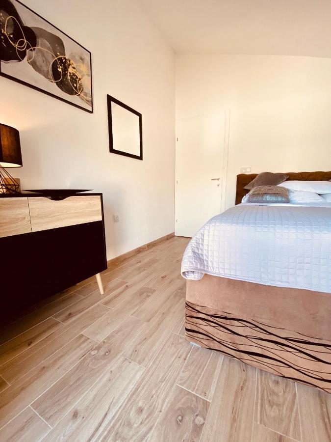 Apartment Elena Donji Okrug  Zewnętrze zdjęcie