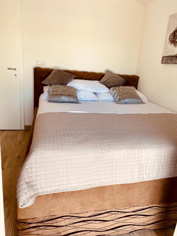 Apartment Elena Donji Okrug  Zewnętrze zdjęcie